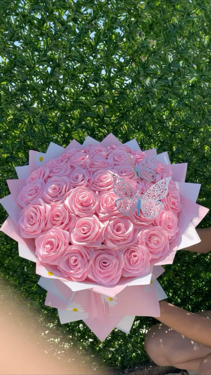 30 Piece Eternal Roses (Falling Hard) — Glitter-Free